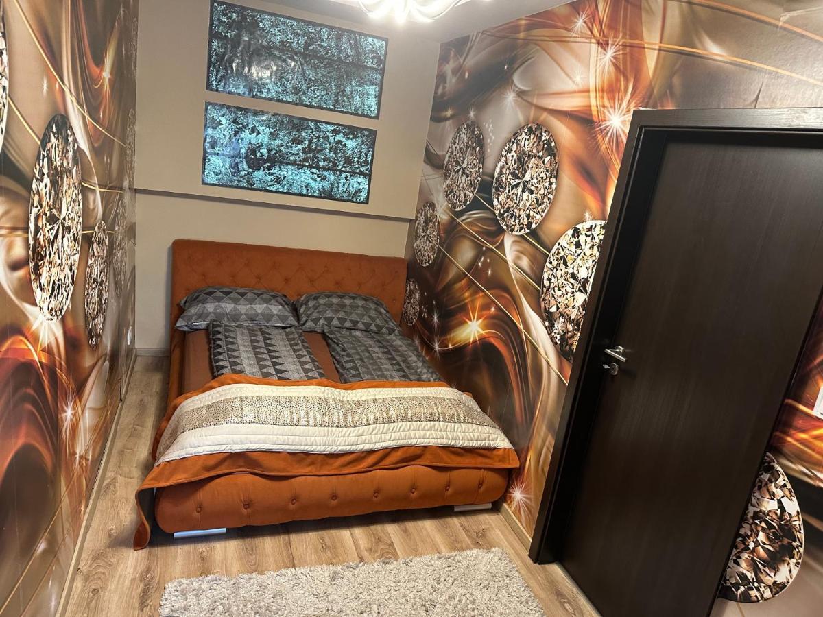 דברצן Mox Downtown Apartman מראה חיצוני תמונה