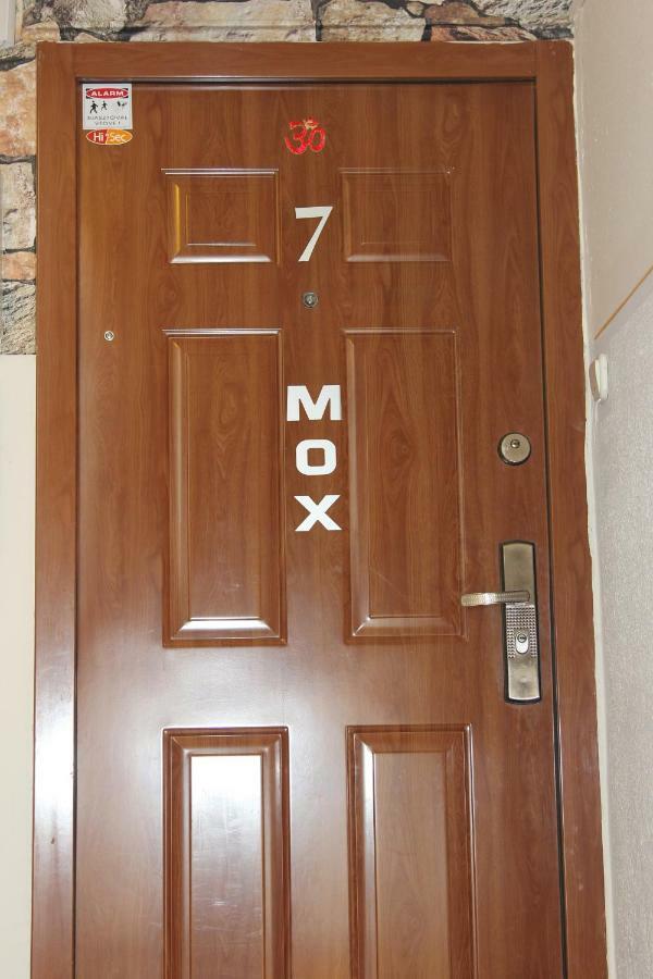 דברצן Mox Downtown Apartman מראה חיצוני תמונה